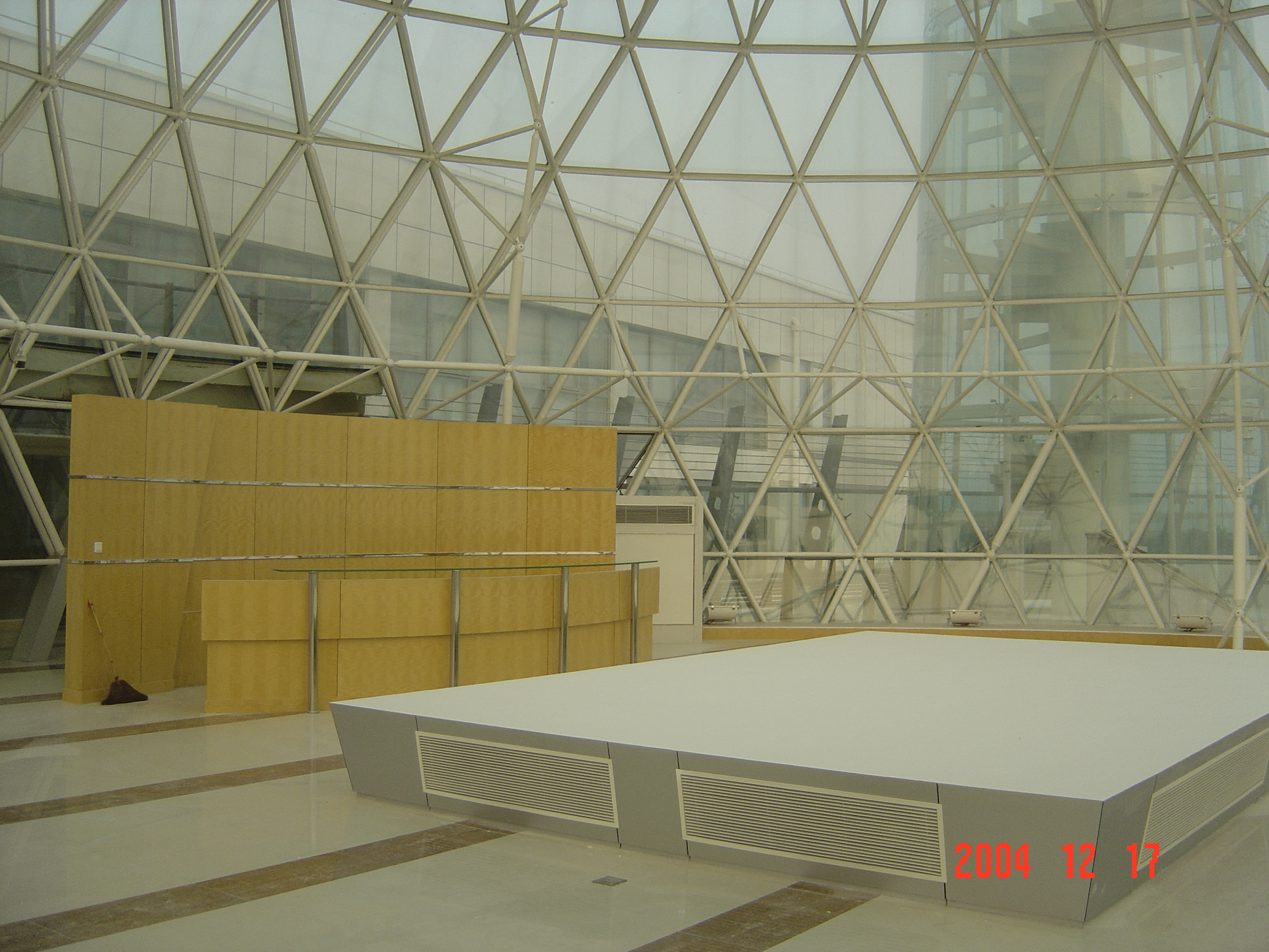 上海金山单层玻璃球壳 (直径20米)