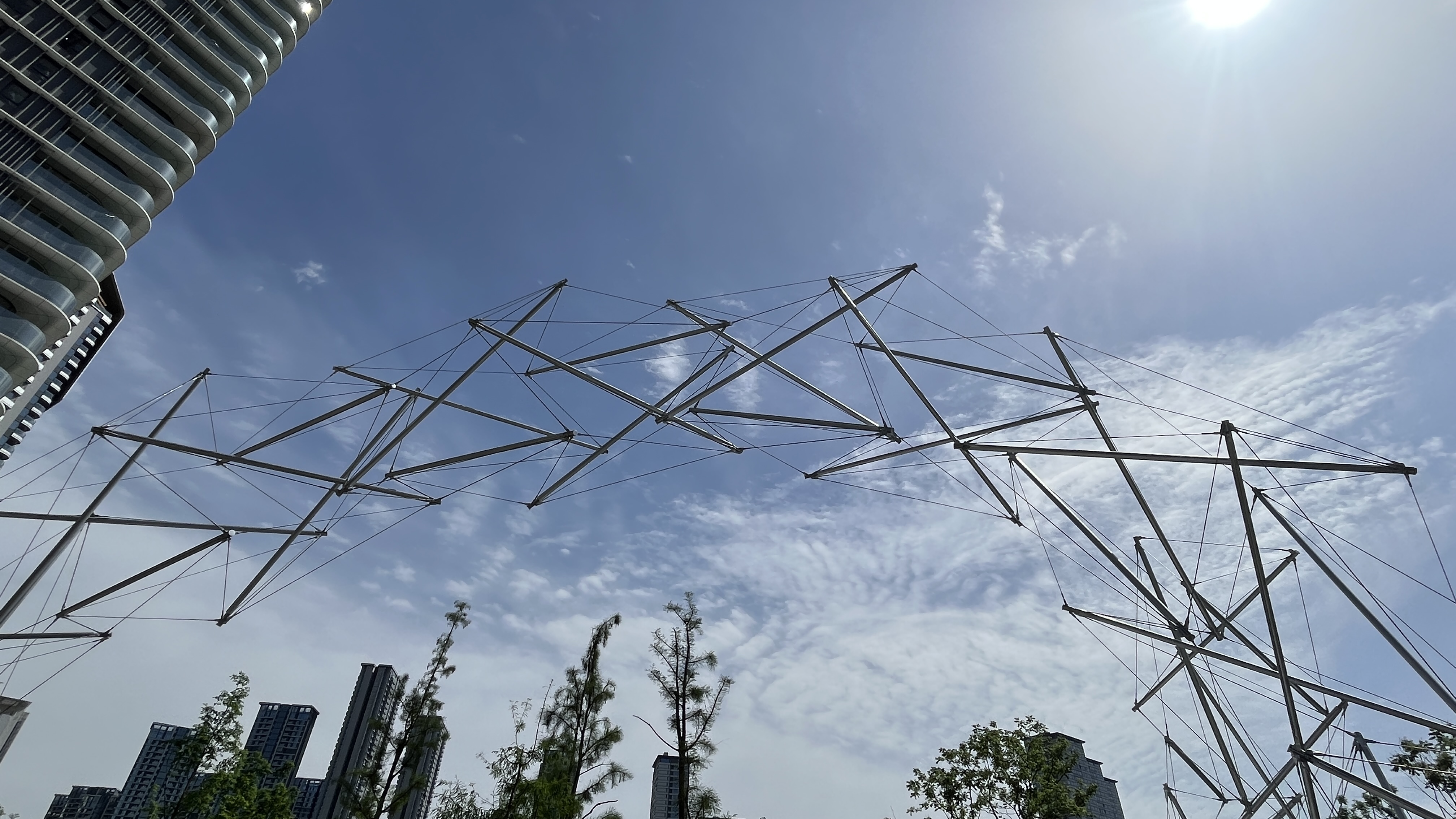 Waves Riding Tensegrity